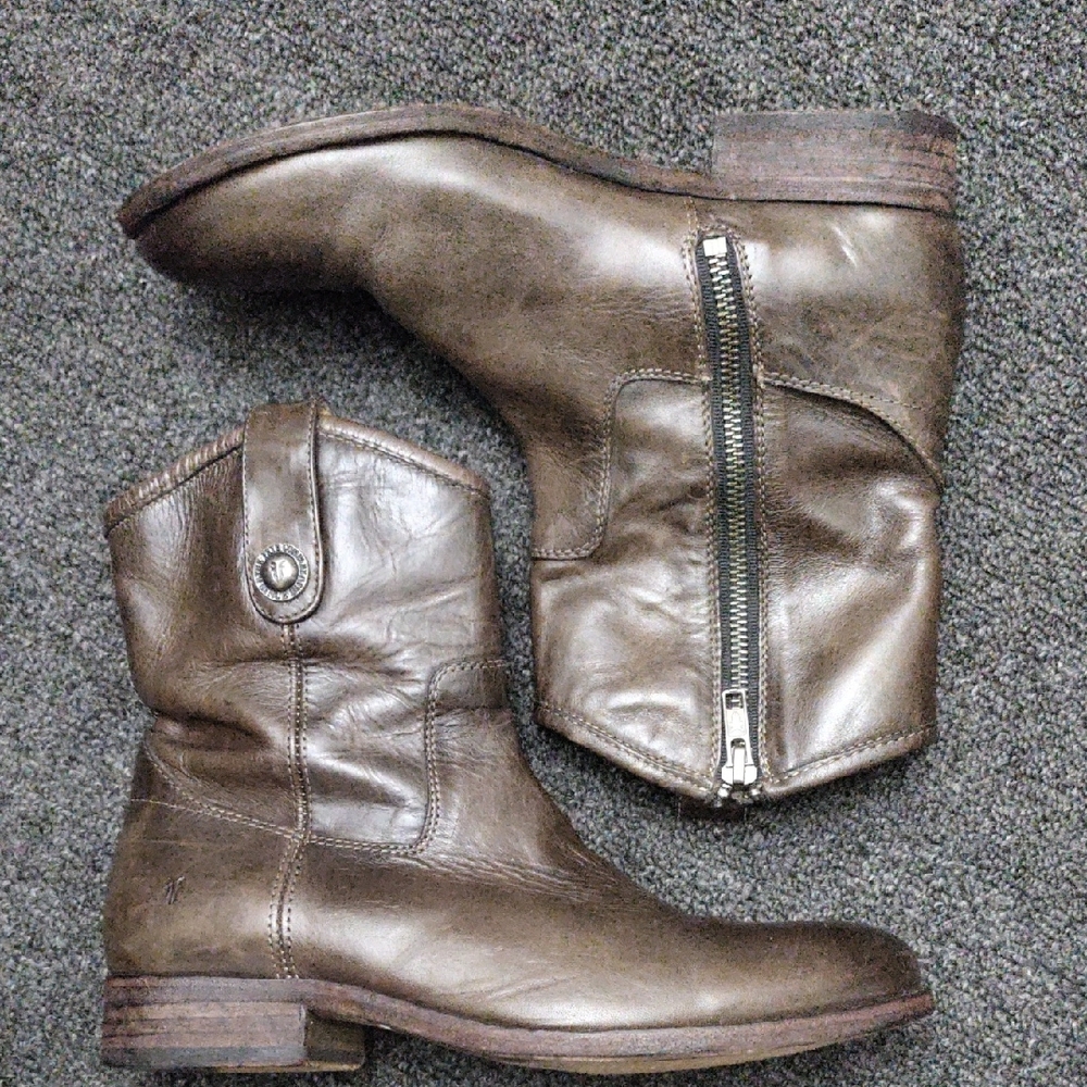 Frye "Melissa" Button Dark Brown Leather Short Boots